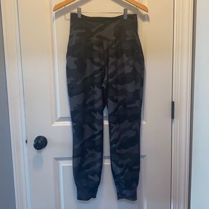 Old Navy Elevate Go Dry Joggers. Black camo. (M)